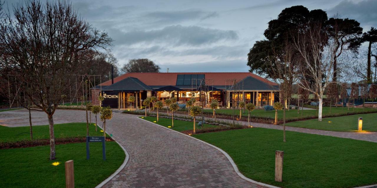 Chewton Glen Hotel - An Iconic Luxury Hotel New Milton Exterior photo